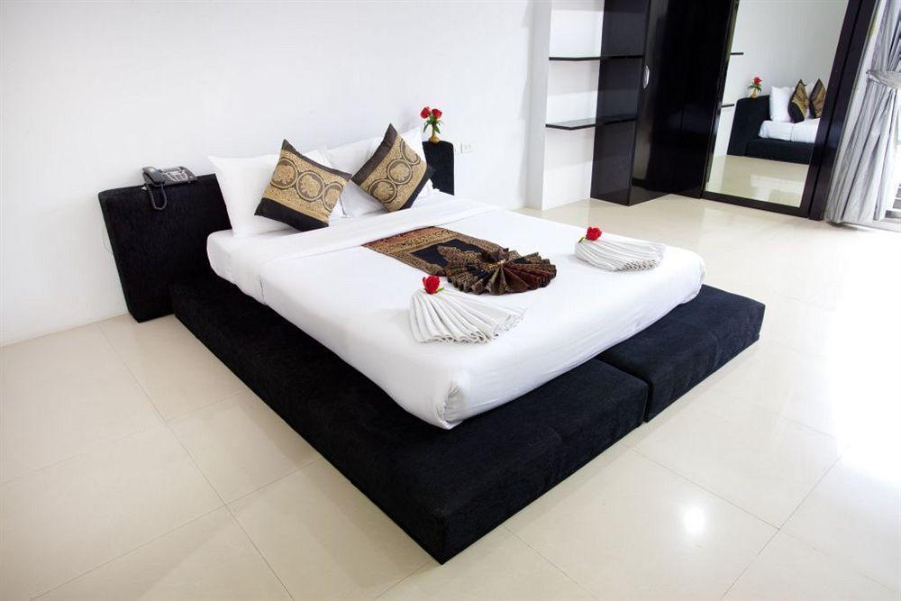 Lars-Lita Residence Patong Esterno foto