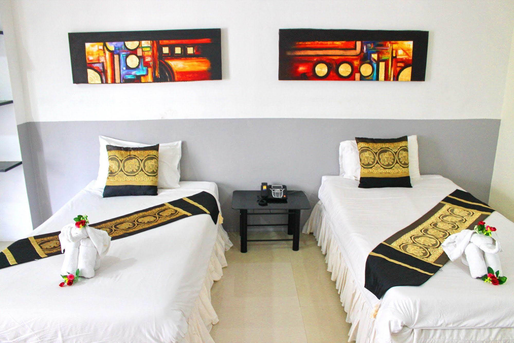 Lars-Lita Residence Patong Esterno foto