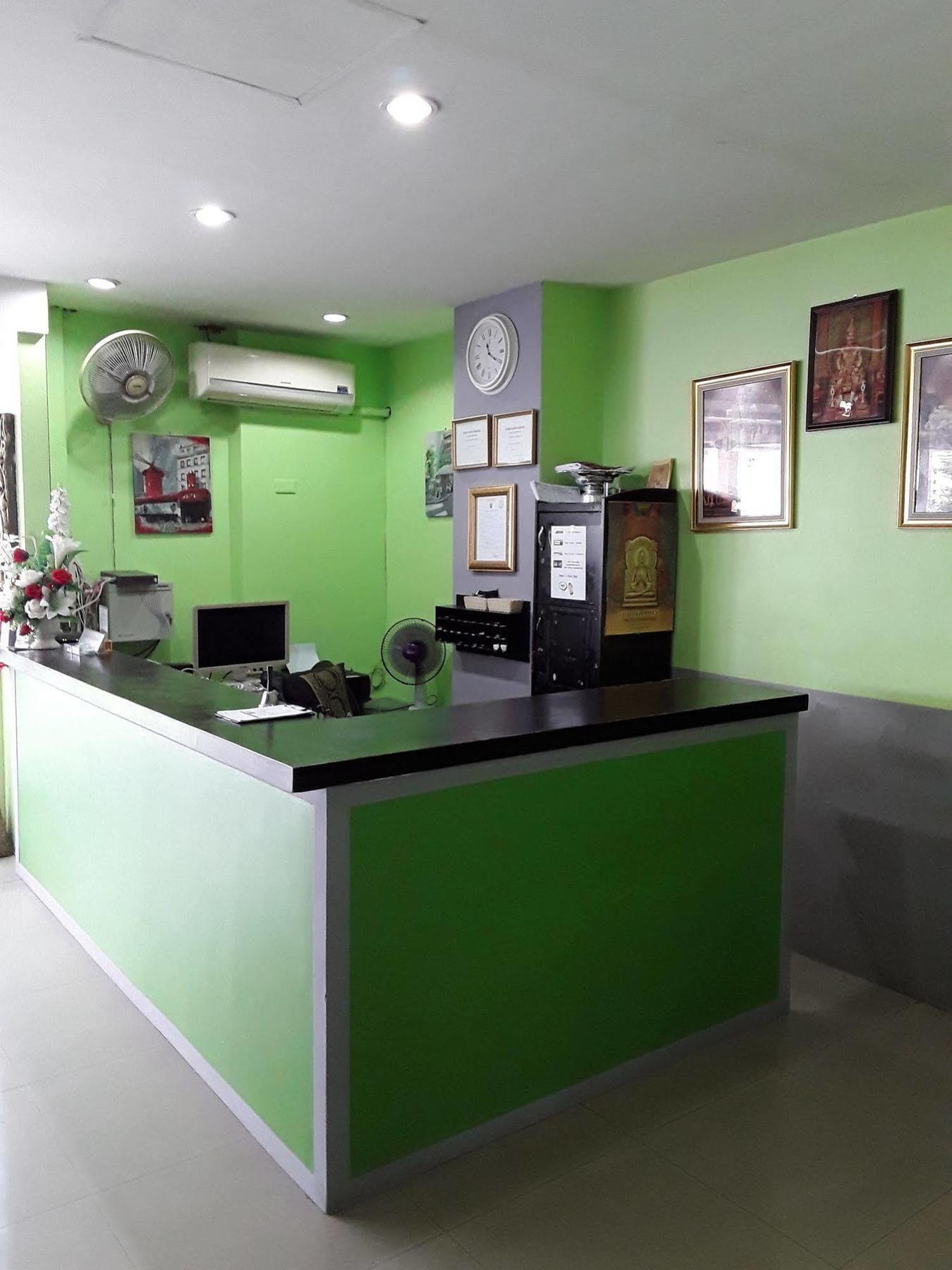 Lars-Lita Residence Patong Esterno foto
