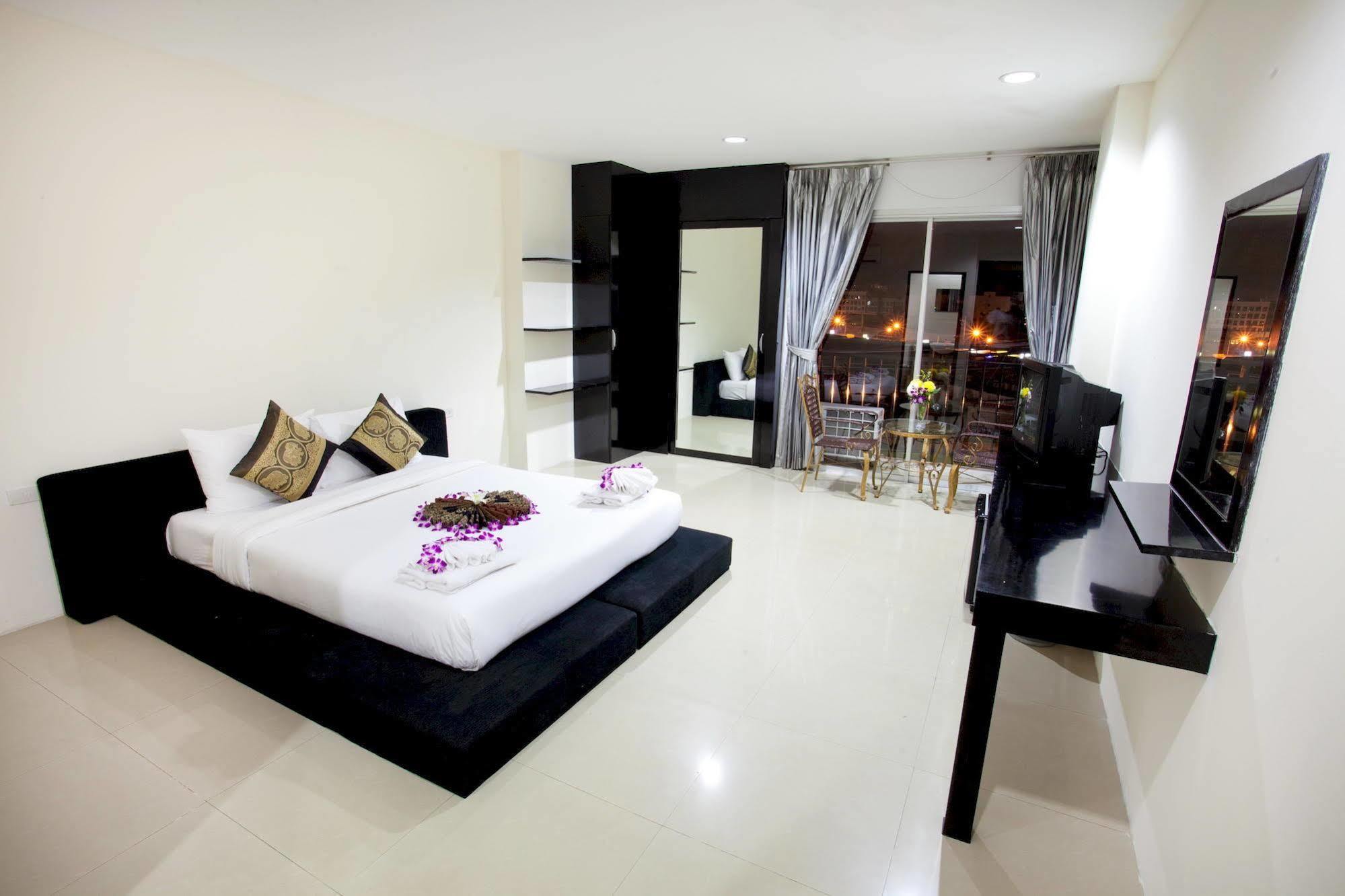 Lars-Lita Residence Patong Esterno foto
